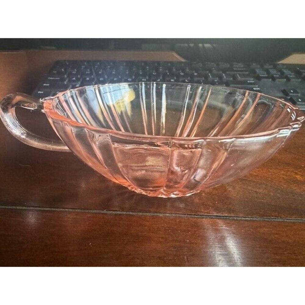 Vintage pink depression glass, soup/ cup bowl with ribbed design and handle